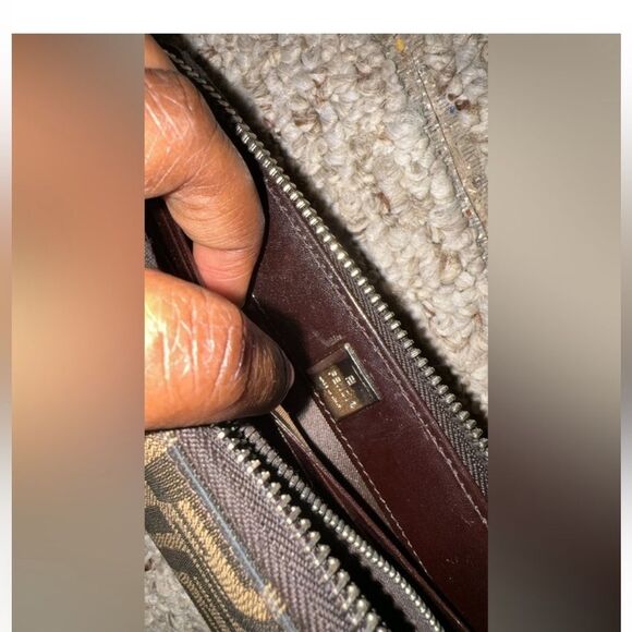 Authentic Fendi wallet - Picture 3 of 4